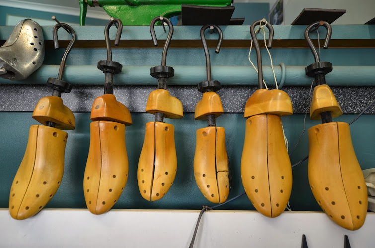 Rocco's Key Cutting Engraving & Shoe Repairs